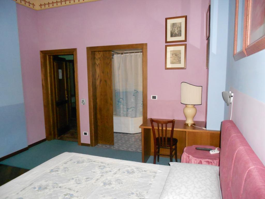 Tarussio Hotell Arezzo Eksteriør bilde